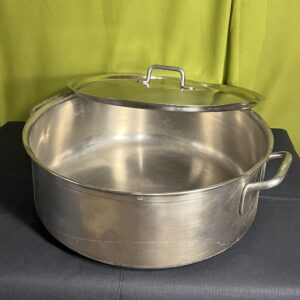 Sauteuse inox avec couvercle